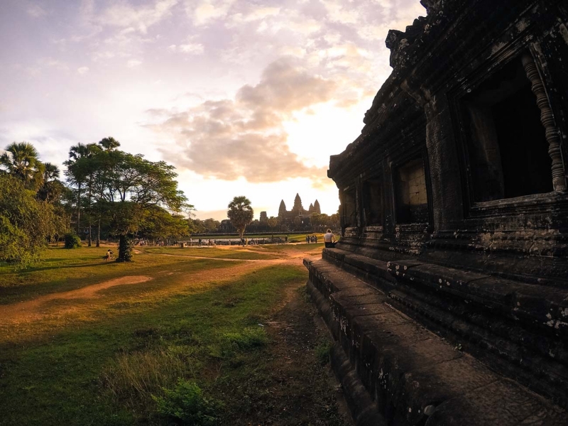 best way to visit angkor wat temple 8
