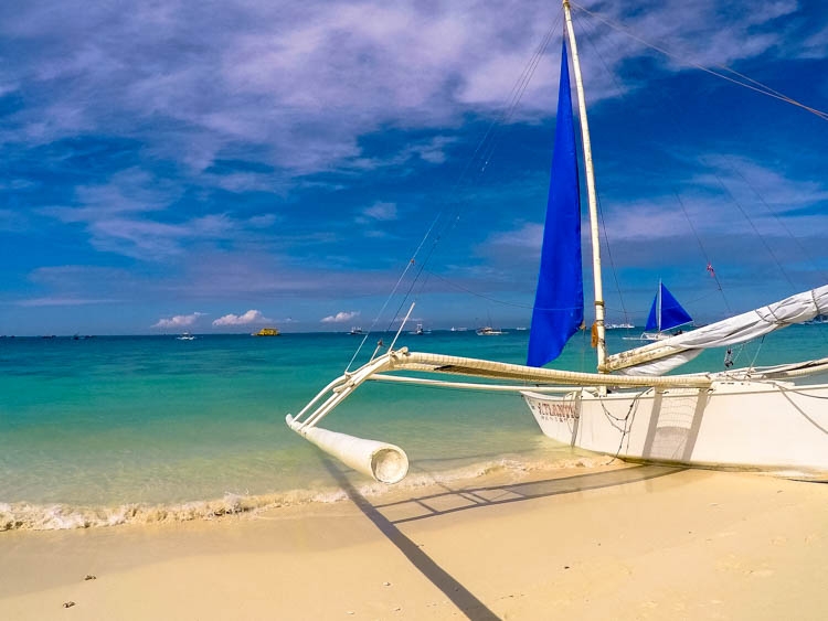 10 How Much does it Cost to Travel in Philippines boracay.jpg