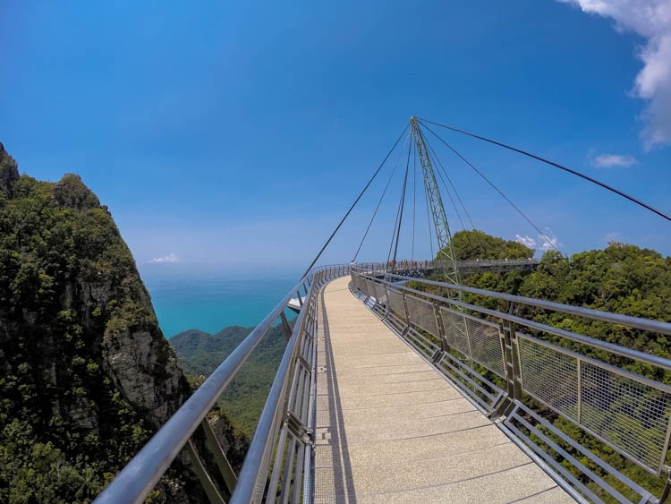 Top Things to do in Langkawi, it means that you can walk in the sky!! 