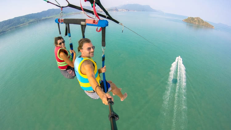 No doubt the parasailing is one of the Top Things to do in Langkawi, Malaysia. 