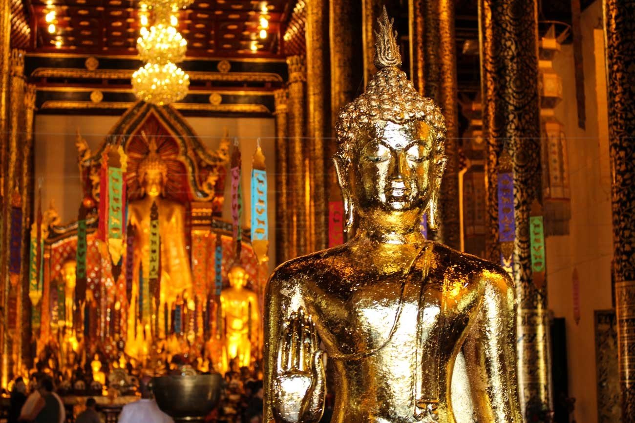 You will find plenty of things to do in Chiang Mai. The city is famous for its beautiful temples, the city gates, massage courses and Buddhist festivals.
