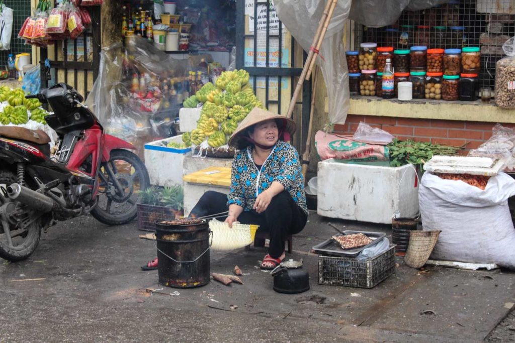 Tudo para comer e o que fazer em Hanói estão nas ruas, caminhe pela cidade e explore. 