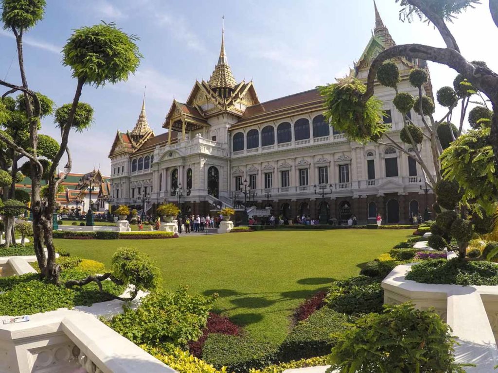 O Grand Palace é uma das atrações que não podem falta no seu roteiro de viagem para Bangkok, Tailândia.