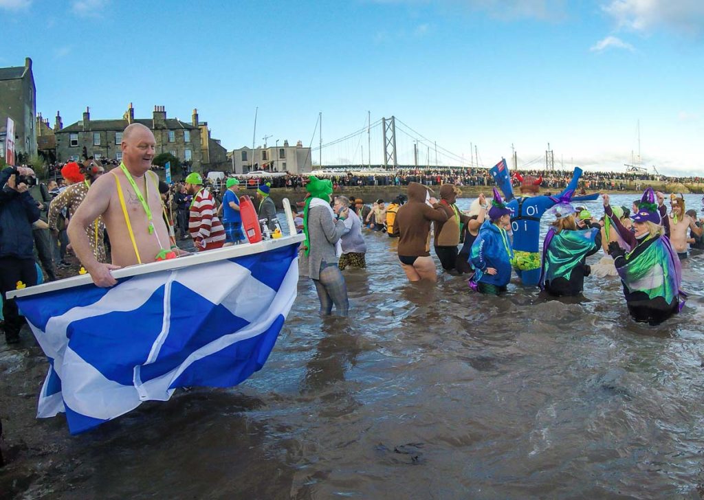 The best of Loony Dook! A bunch of lunatic swimming at the cold river after Edinburgh Hogmanay! 
