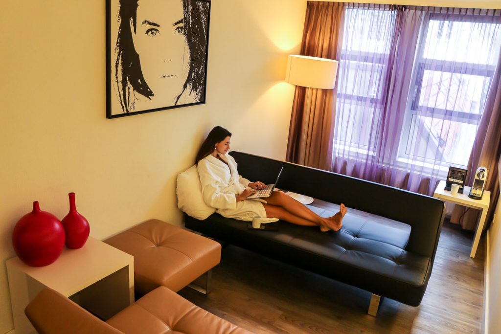 For us the best hotel in Amsterdam needs to be close to the city center, comfy and affordable.