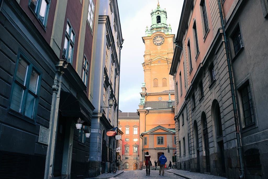 No roteiro do que fazer em Estocolmo não pode faltar um tour pelo centro histórico de Gamla Stan.