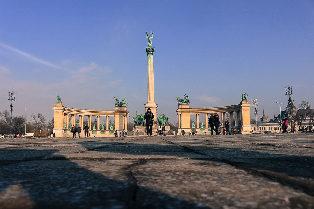 A Praça dos Heróis é um marco na cidade e um dos principais pontos turísticos de Budapeste.