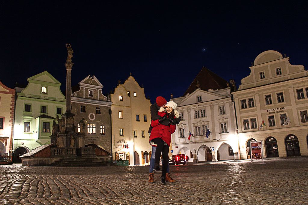 When all the tourist leave the town you can really enjoy the romantic things to do in Český Krumlov, Czech Republic.