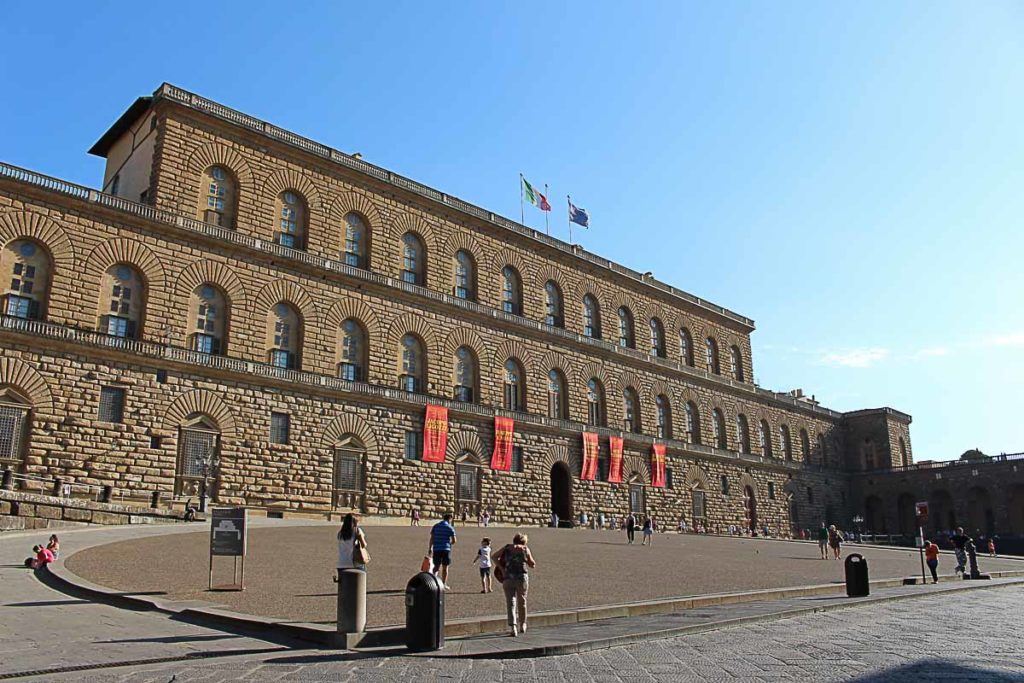 Your one day in Florence itinerary must have a visit to Palazzo Pitti, the galleries and the garden. You can book all the tickets online and in advance. 