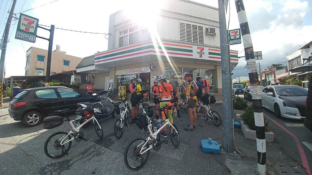 It is easy to find 7 Eleven convenience shops while cycling in Taiwan. The perfect place for a quick stop.