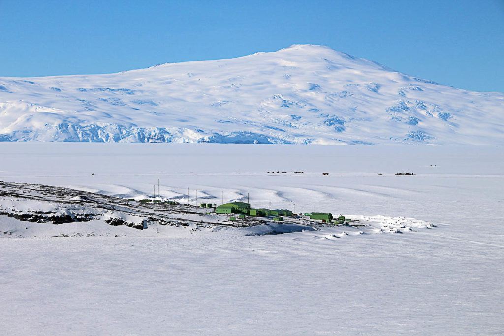 Another curiosity about the frozen southern continent: Antarctica is a desert. 