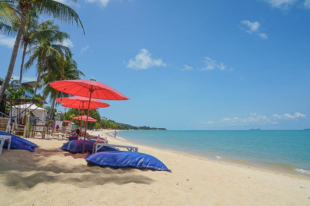One of the top things to do in Koh Samui is to go beach hopping! There are amazing beaches all around the island. 