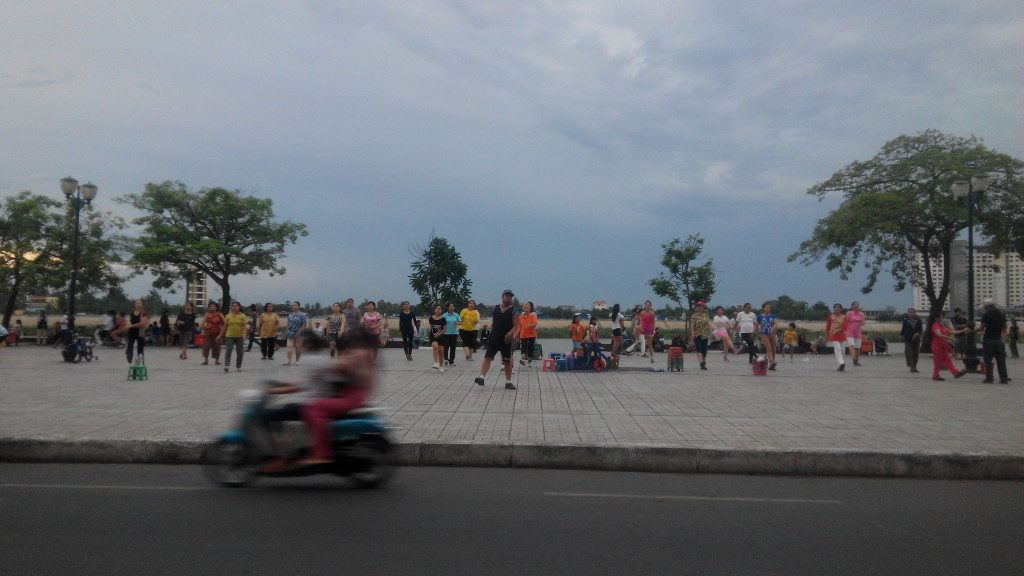 The riverside is a fantastic area for people watching, and it's one of the places you must visit in Phnom Penh. 
