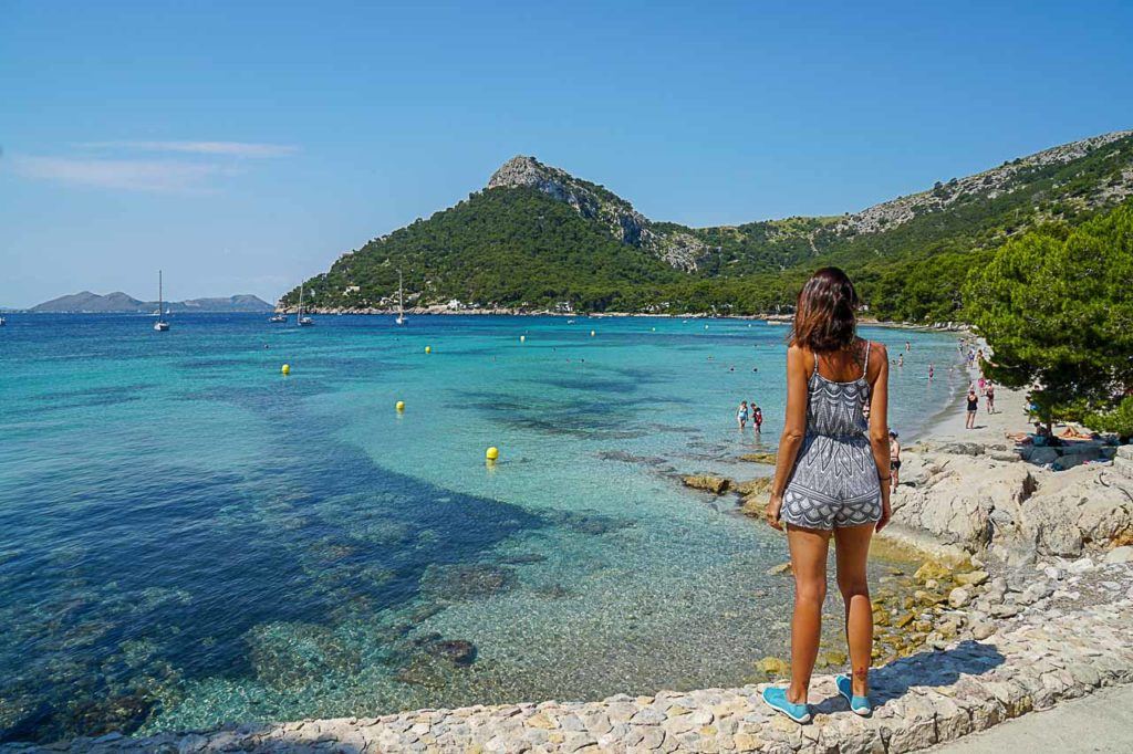 No dia de folga dos treinos vá visitar a praia de Formentor, é linda demais. 