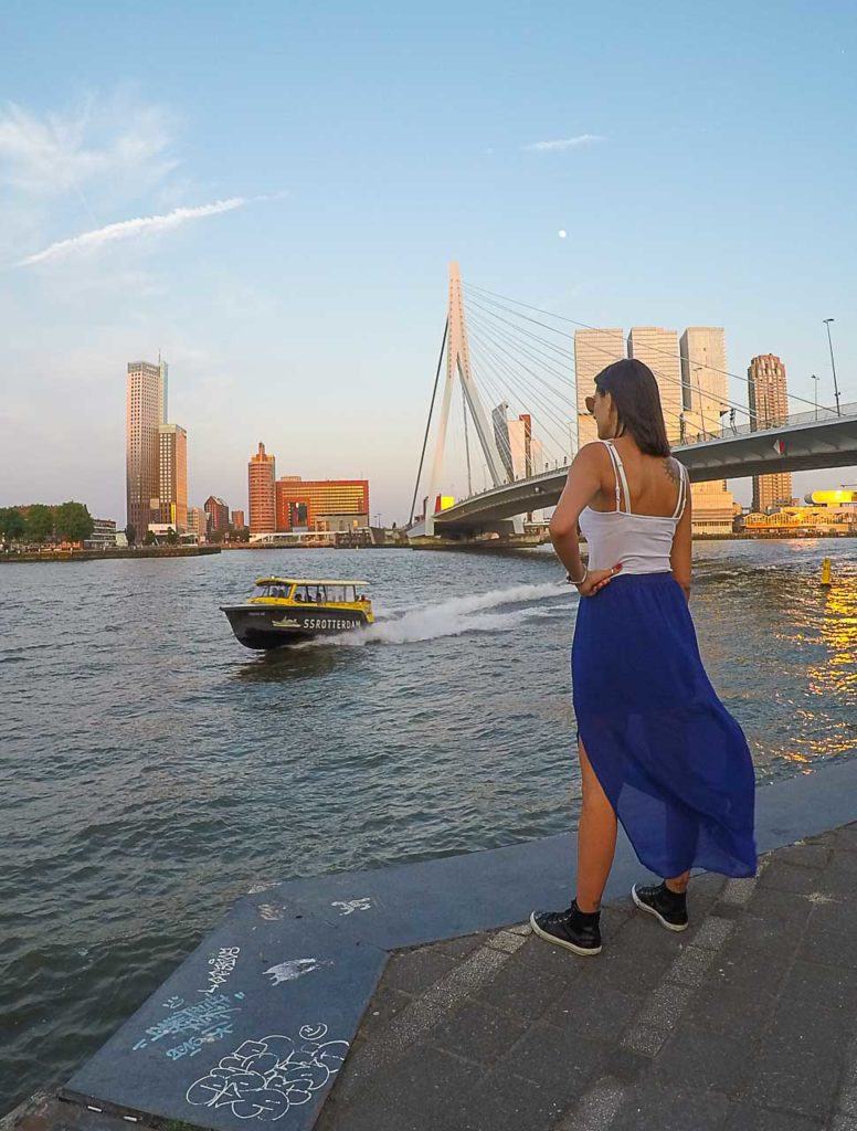 Os táxis aquáticos são muito divertidos e uma das melhores maneiras de de locomover em Rotterdam.