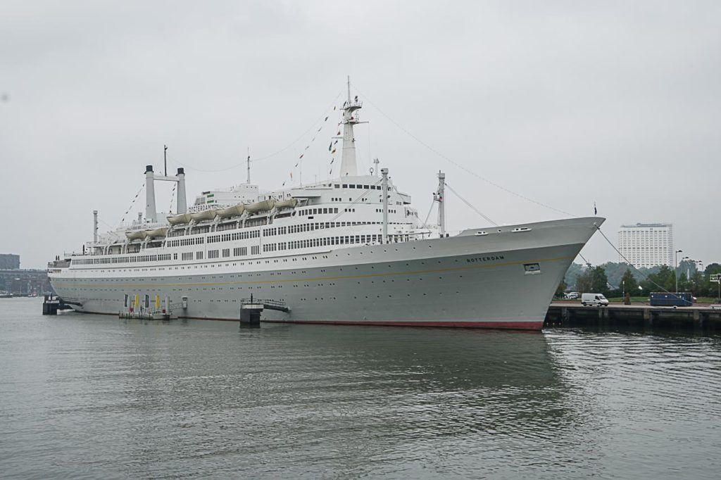 O SS Rotterdam é uma das atrações mais famosas de Rotterdam, e um dos lugares mais inusitados para se hospedar. 