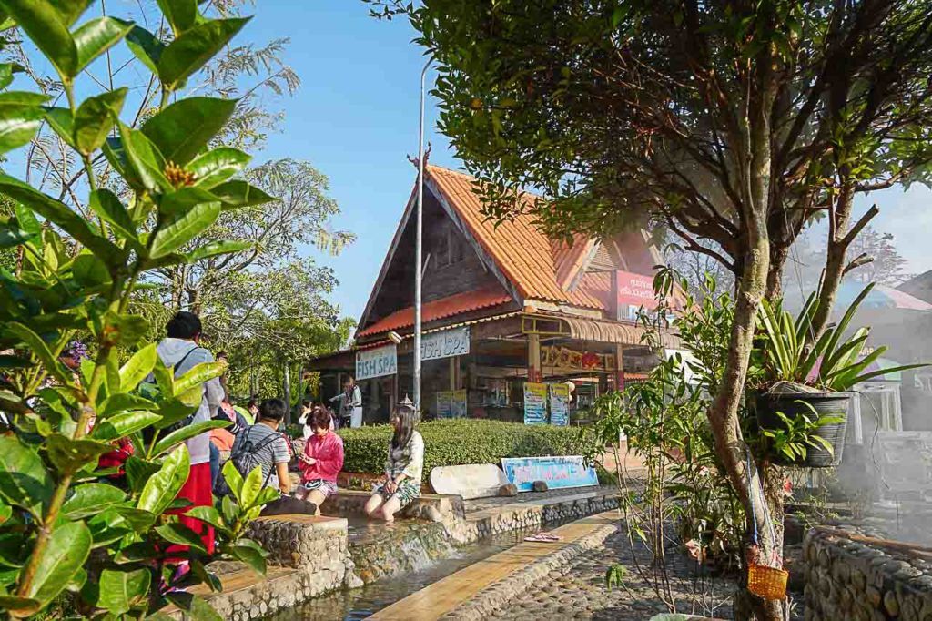 A primeira parada do tour em Chiang Rai foi nas termas da cidade.