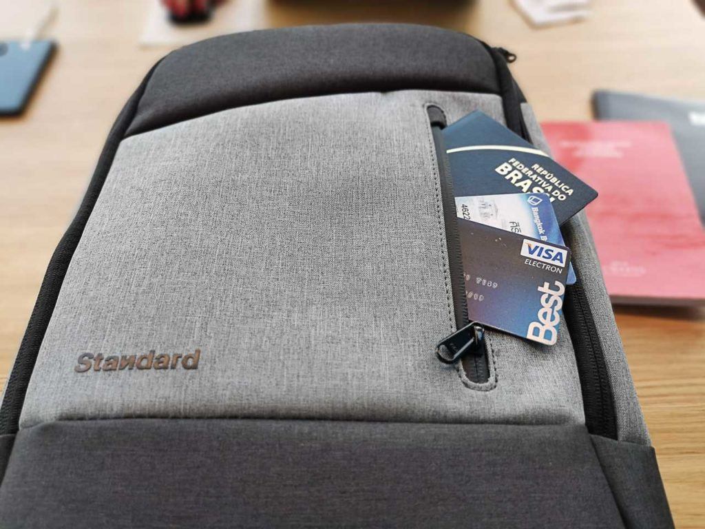 A mochila perfeita para viajar é a que é segura, e essa aqui tem até bolso com bloqueio RFID