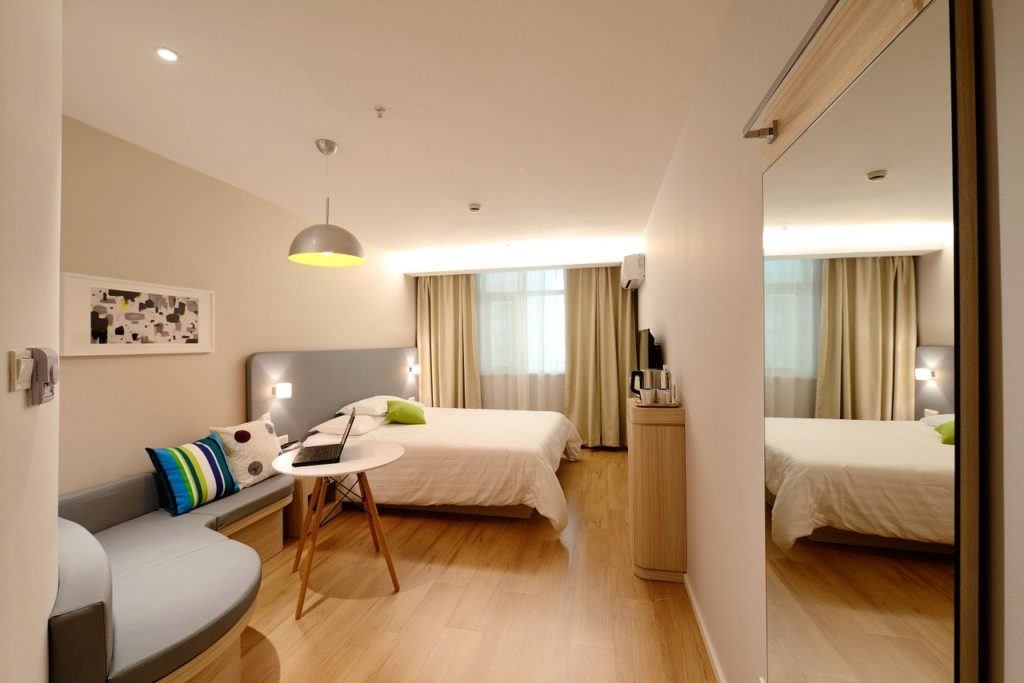 Photo of a hotel in Ayutthaya, the picture is from a bright and modern room.