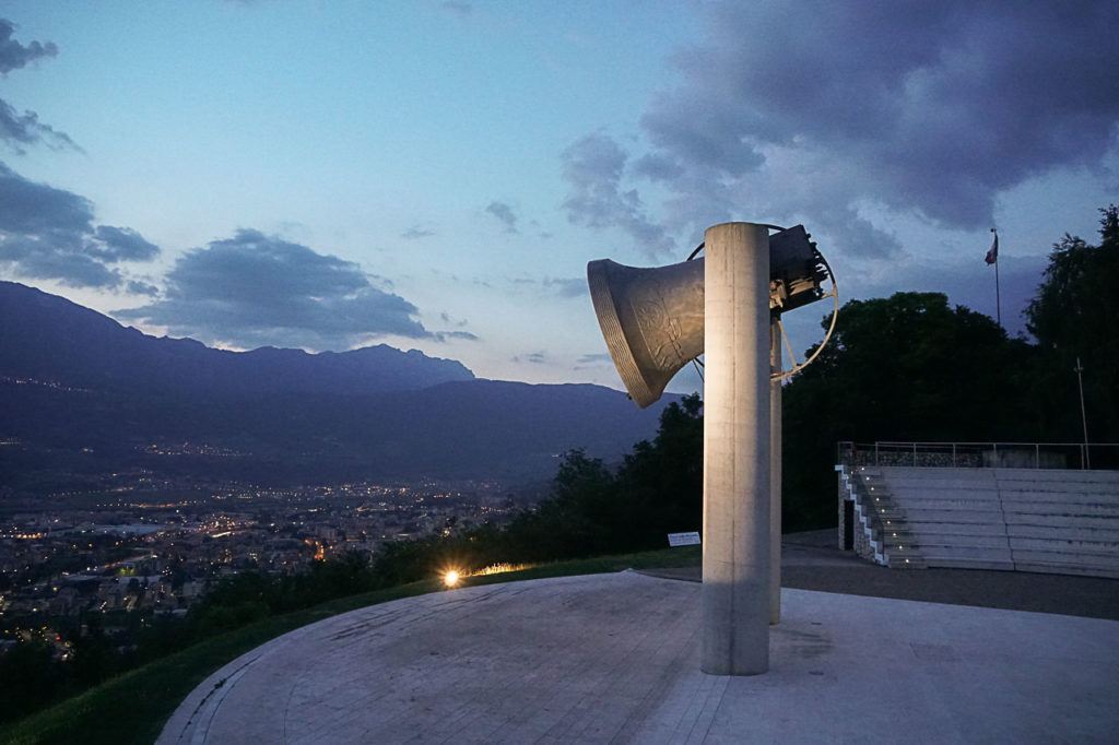 The huge Bell of the Fallen is located at the edge of Colle di Miravalle.