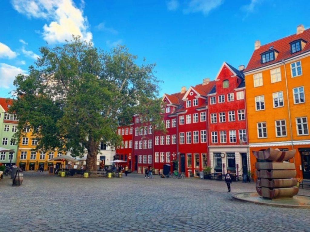Quanto custa viajar para Copenhagen? Embora a capital da Dinamarca não seja barata, vale a pena gastar para desfrutar de um destino tão maravilhoso.