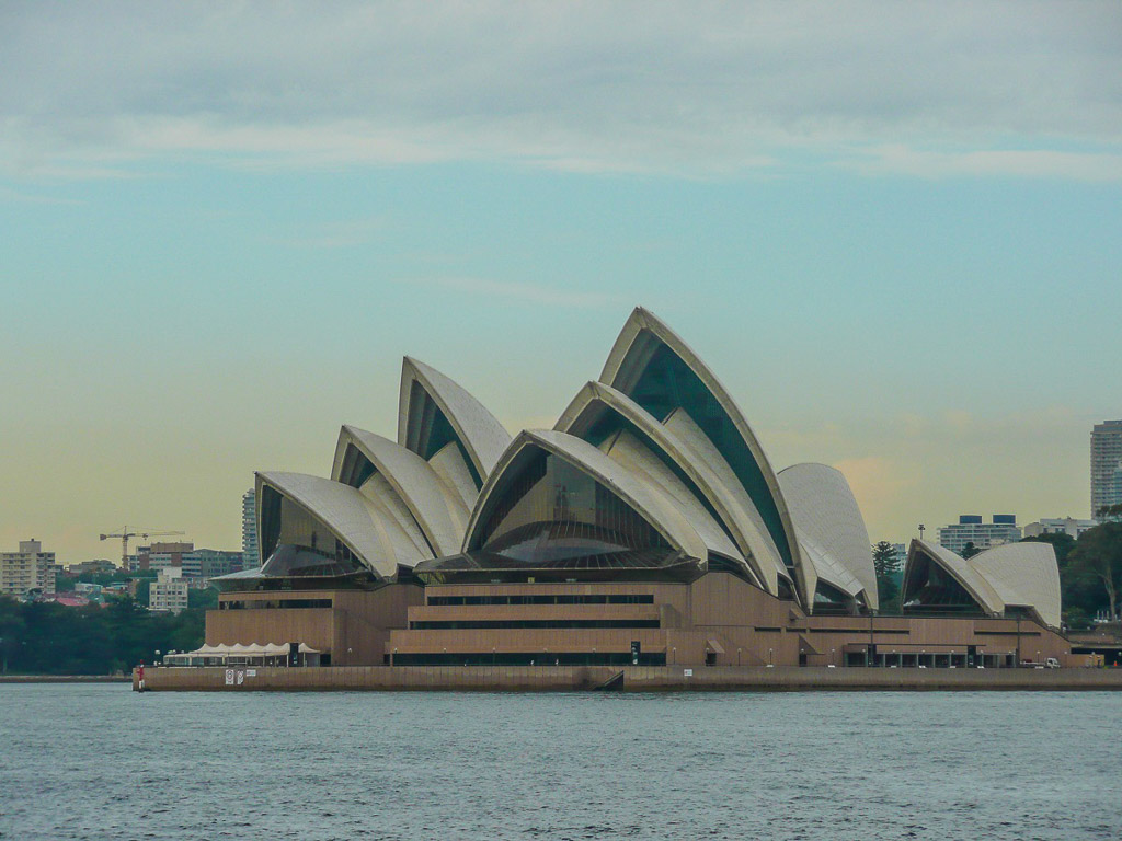 Sydney is one of the places you must visit in Australia. And the Sydney Opera House is one of the attractions that can't be missed. 