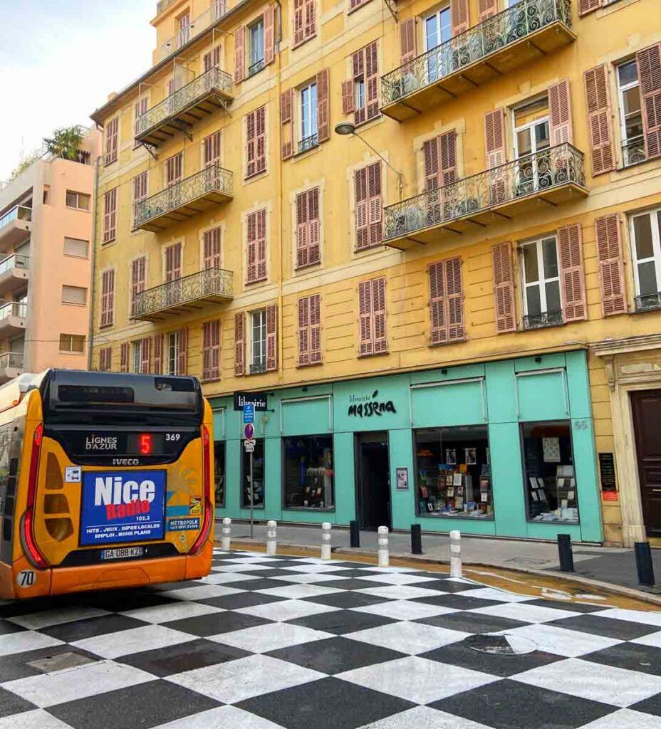 You can French Riviera itinerary by bus and train.