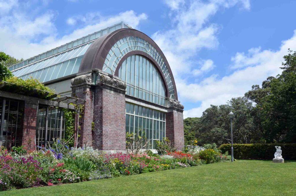 Auckland Winter Gardens. Rare and spectacular plants in an ever-changing display been exhibited free to the public since 1913.