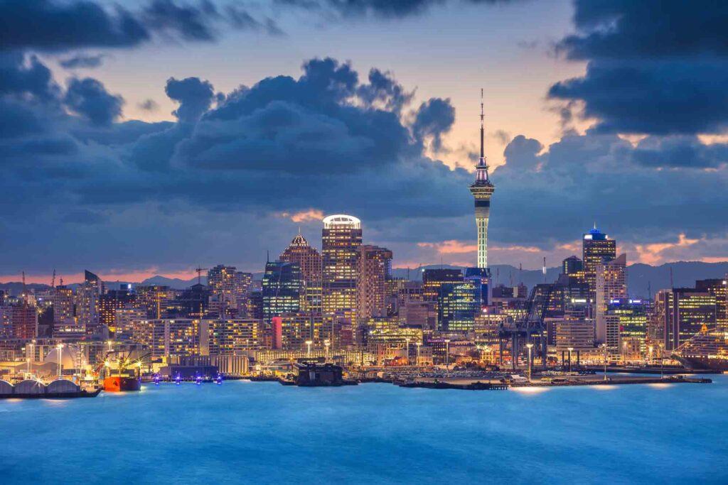 Photo of Auckland skyline at sunset. 