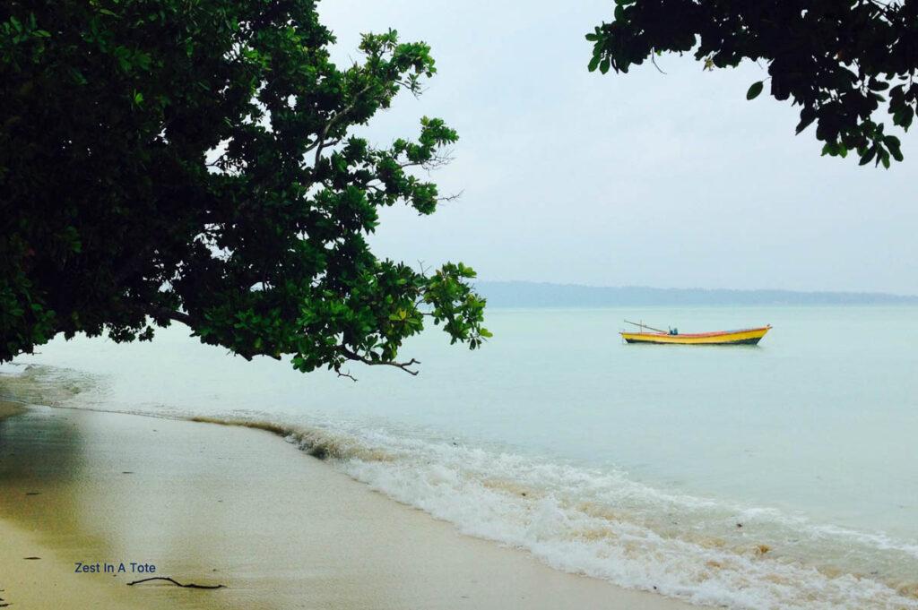 Photo of a beach on Havelock Islands on a rainy day. 