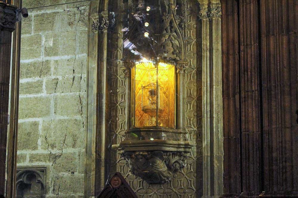 Photo of the Holy Grail, said to be kept in Valencia Cathedral, a place you can add to your Valencia weekend trip.