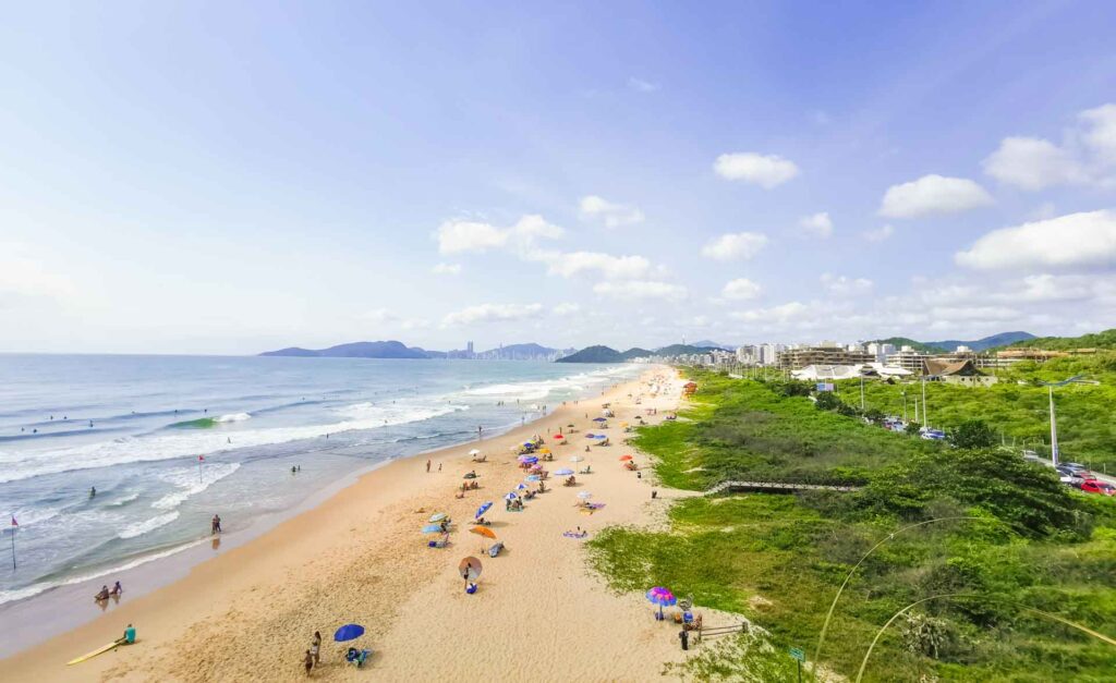 Froto aérea da Praia Brava, Itajaí, Santa Catarina. Uma das melhores praias do litoral catarinense. 